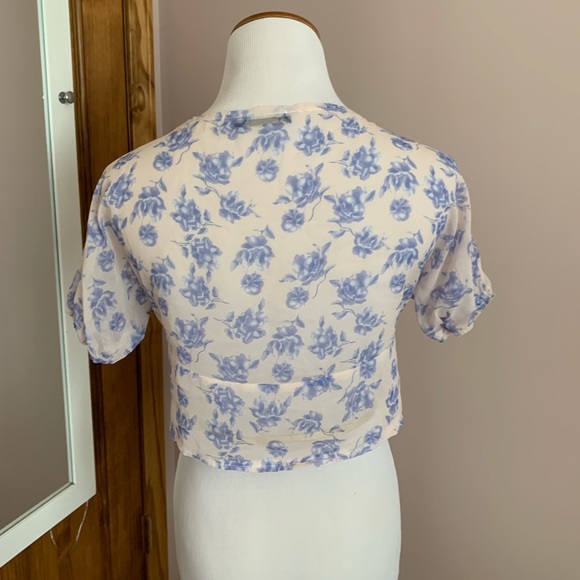 Purple flowy tie shirt from Shein - Picture 2 of 3